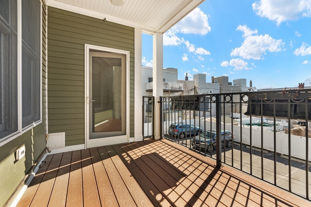 615 E 6th St # 4