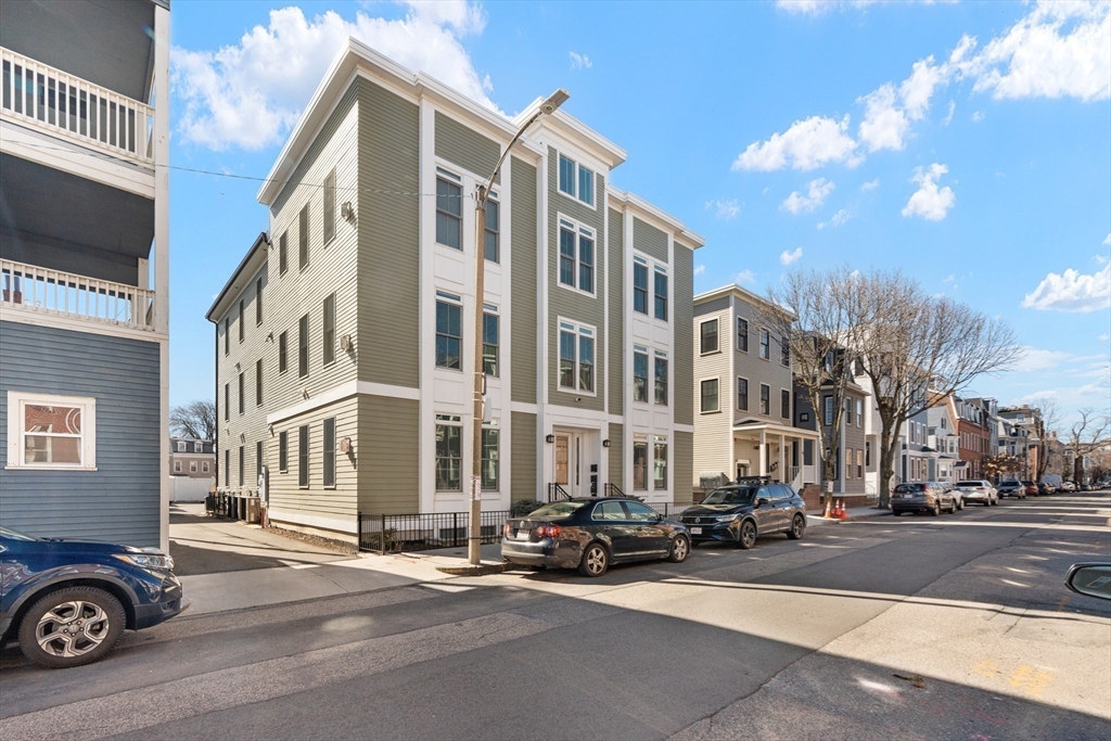 615 E 6th St # 4