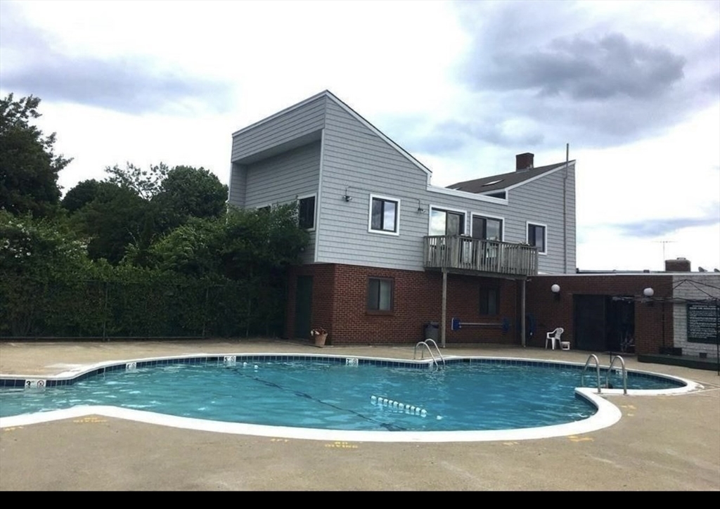 800 Governors Dr # 24
