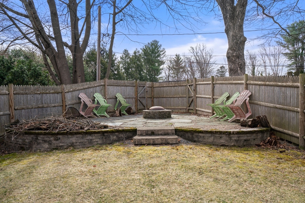 37 Hemlock St