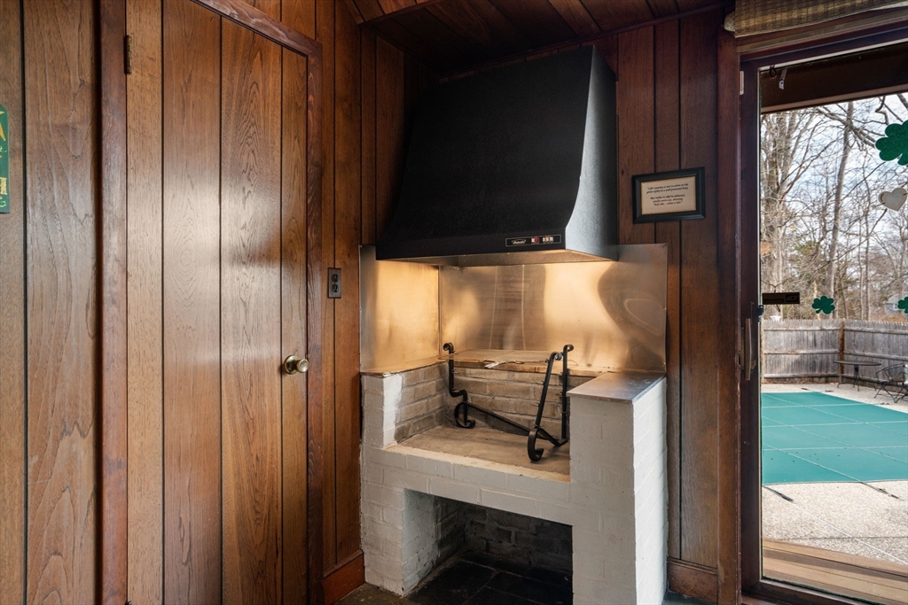 37 Hemlock St