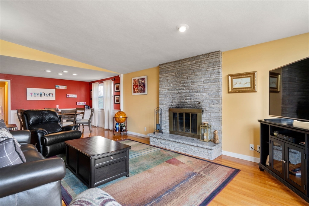 37 Hemlock St