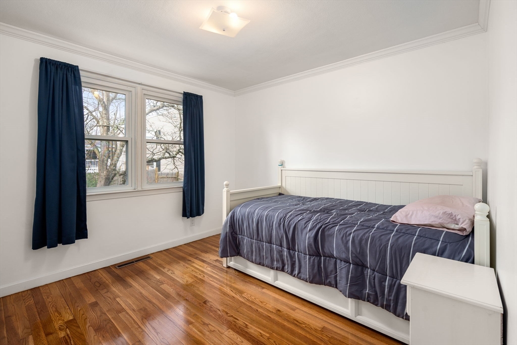 37 Hemlock St
