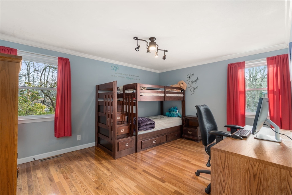 37 Hemlock St