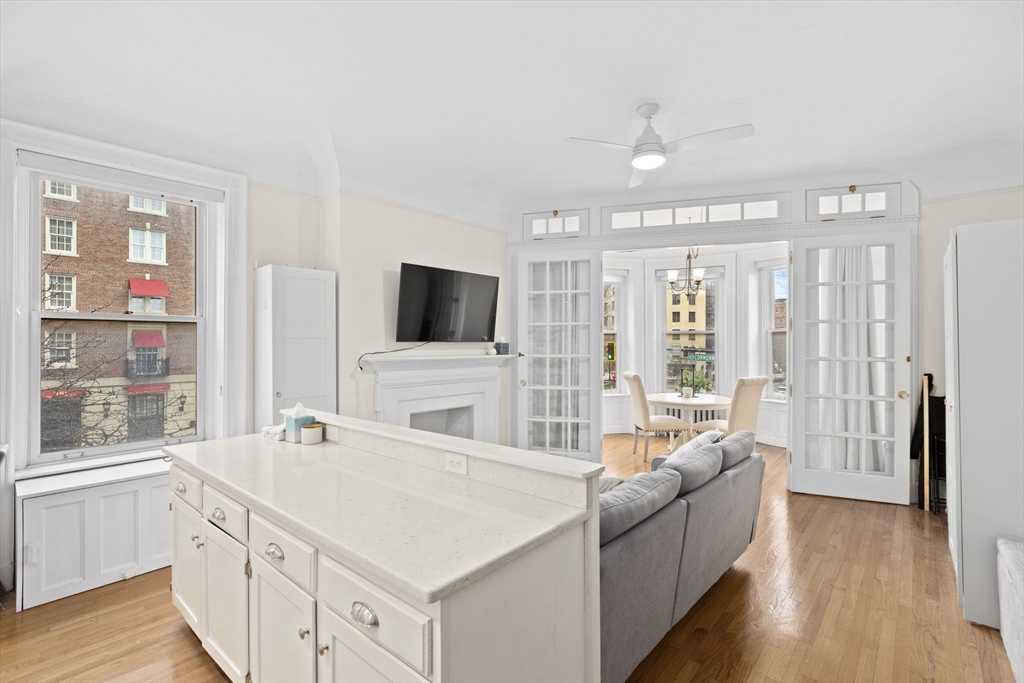 362 Commonwealth Ave # 2H