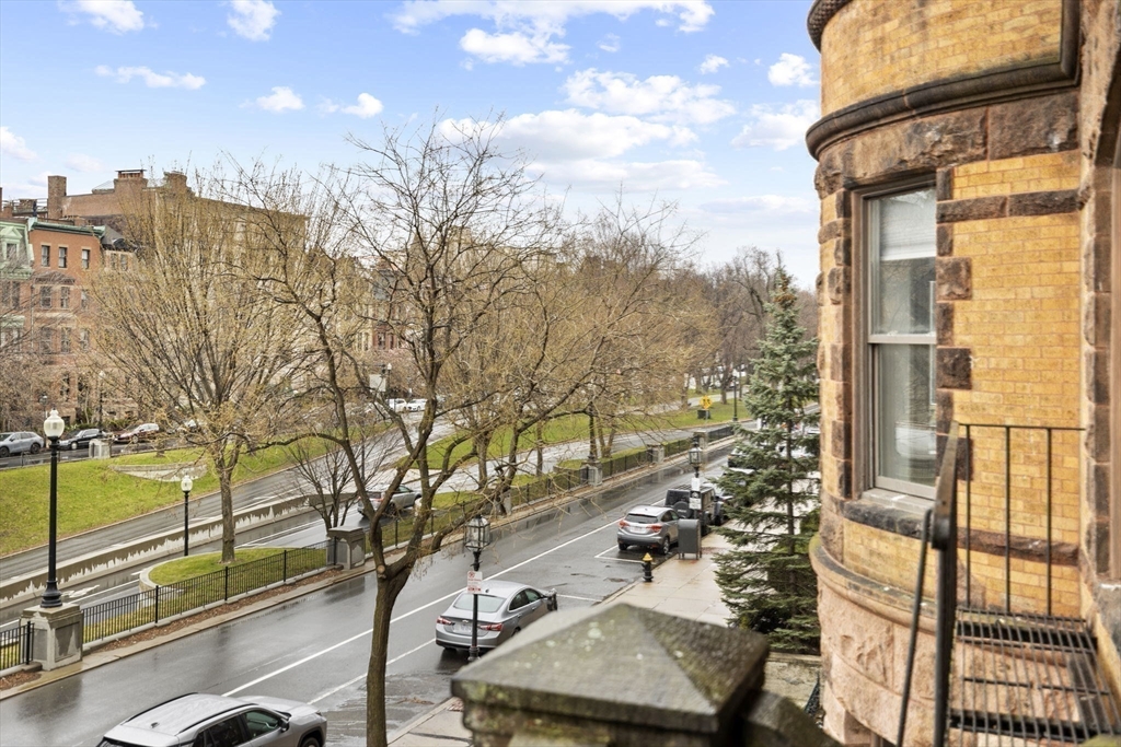 362 Commonwealth Ave # 2H