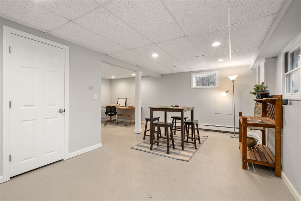 735 Prentice