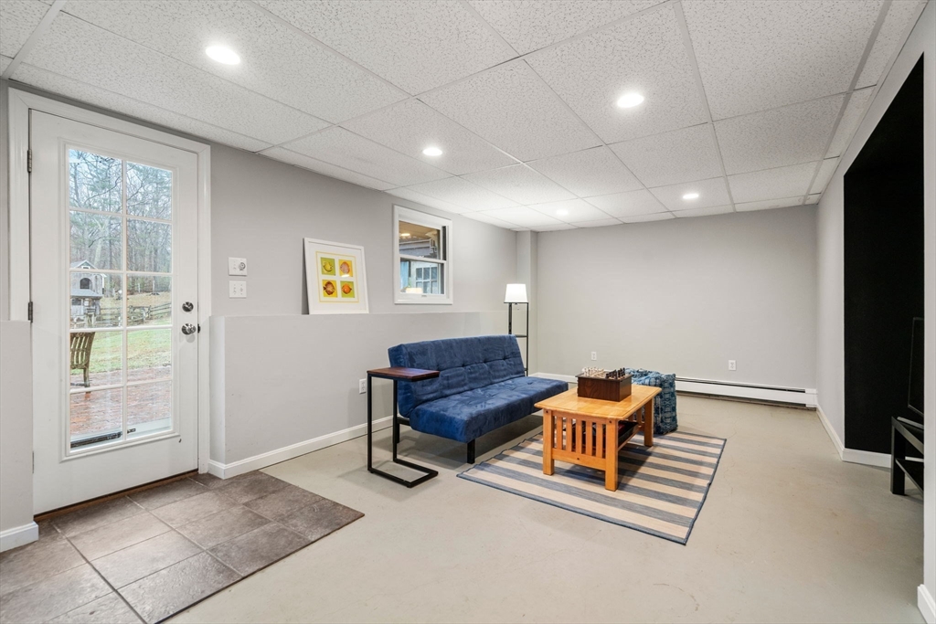735 Prentice