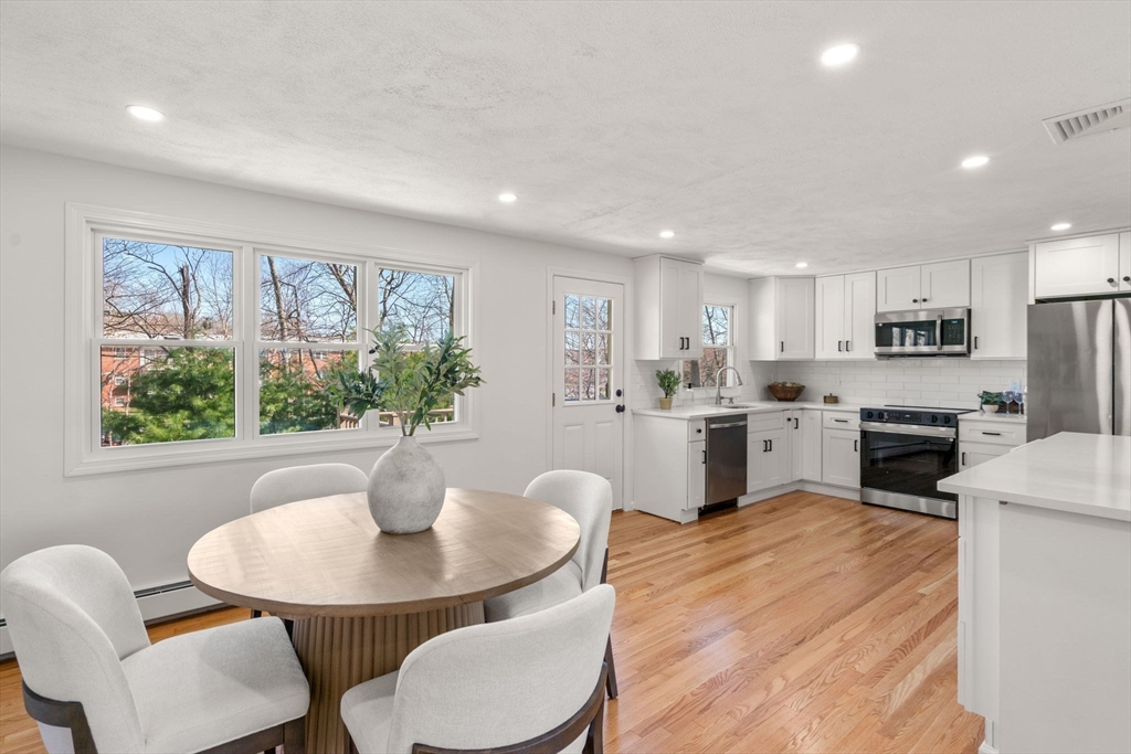 30 Mill Pond Ln