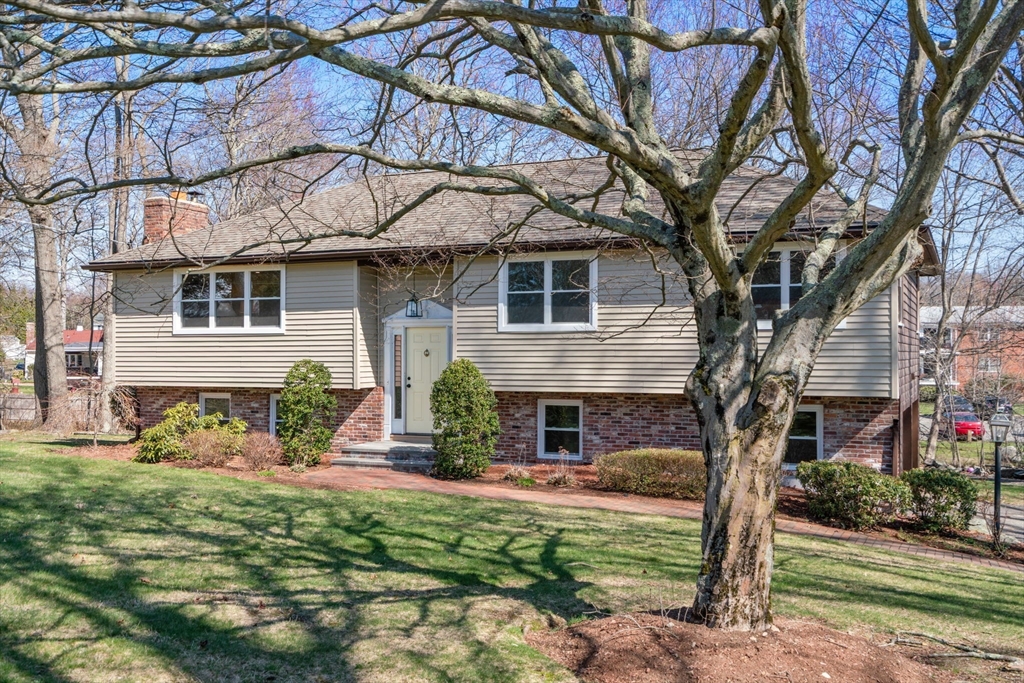 30 Mill Pond Ln