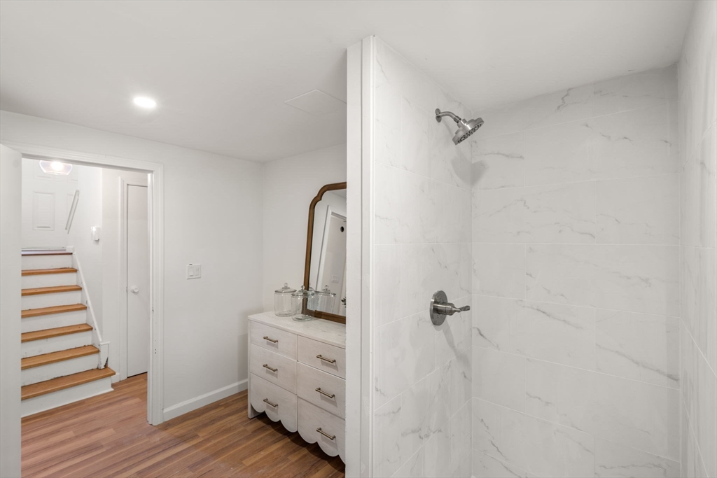 30 Mill Pond Ln