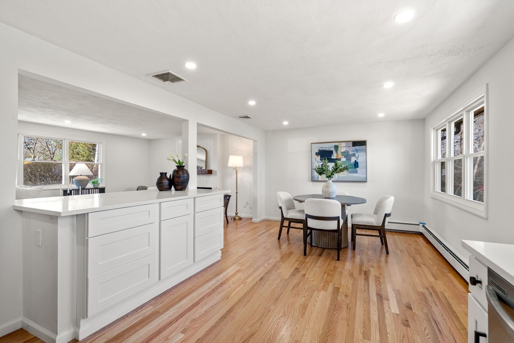 30 Mill Pond Ln