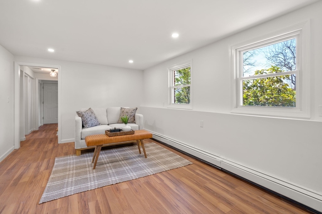 30 Mill Pond Ln