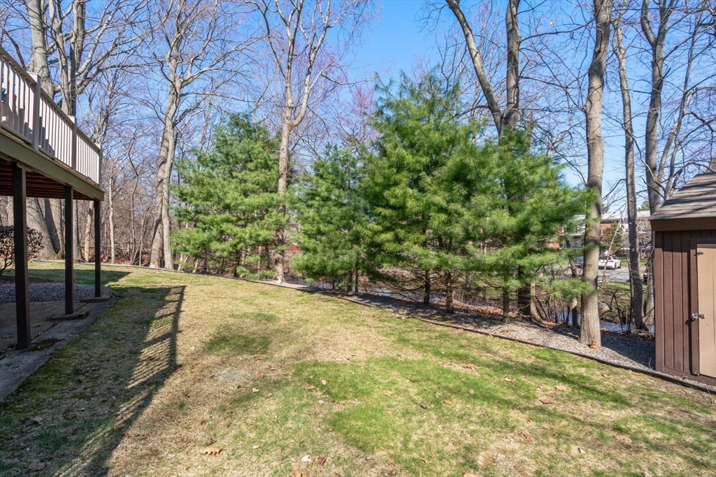 30 Mill Pond Ln