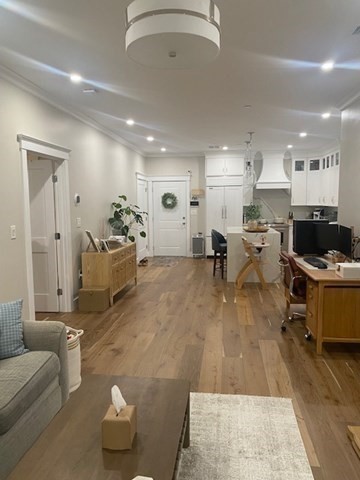 298 Washiington Street # 204