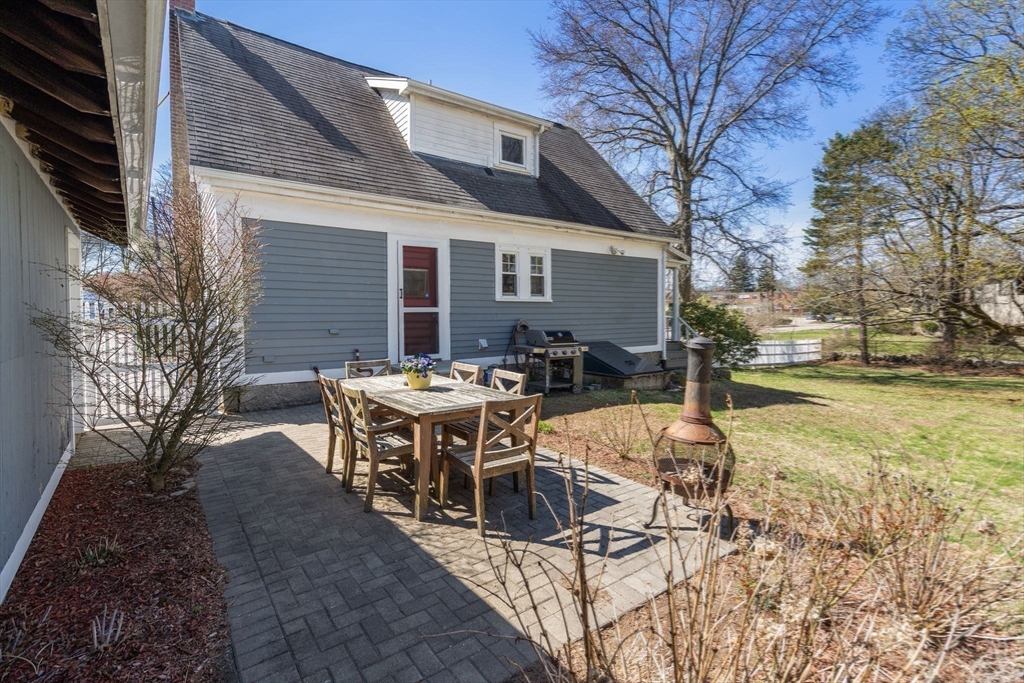 52 Pleasant St