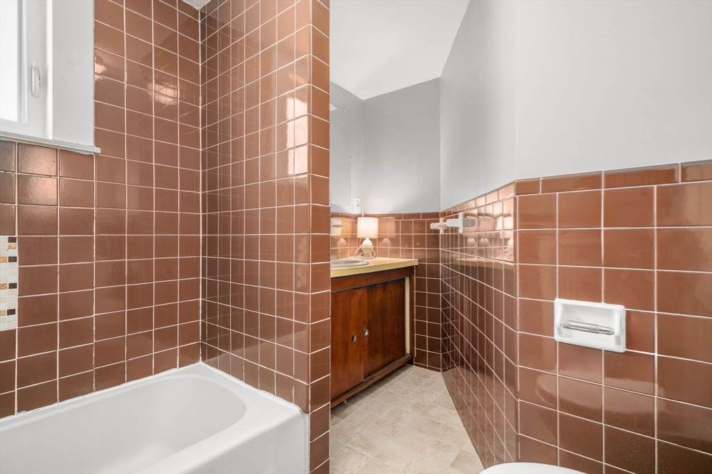 52 Pleasant St