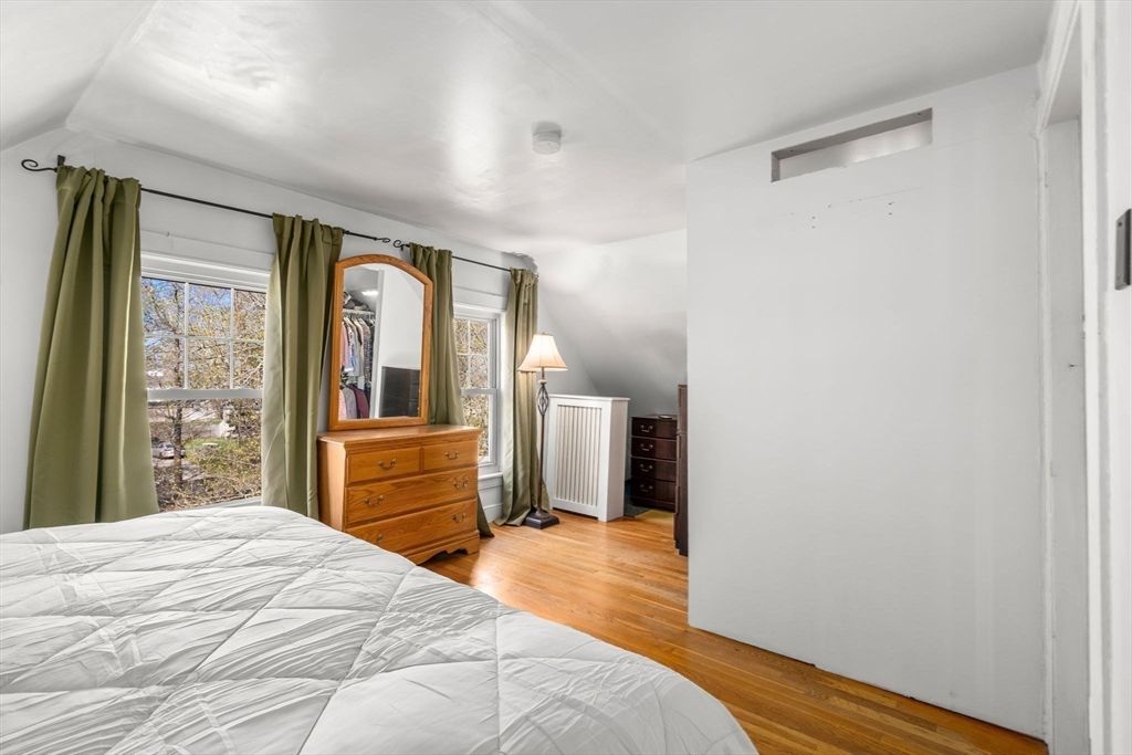 52 Pleasant St