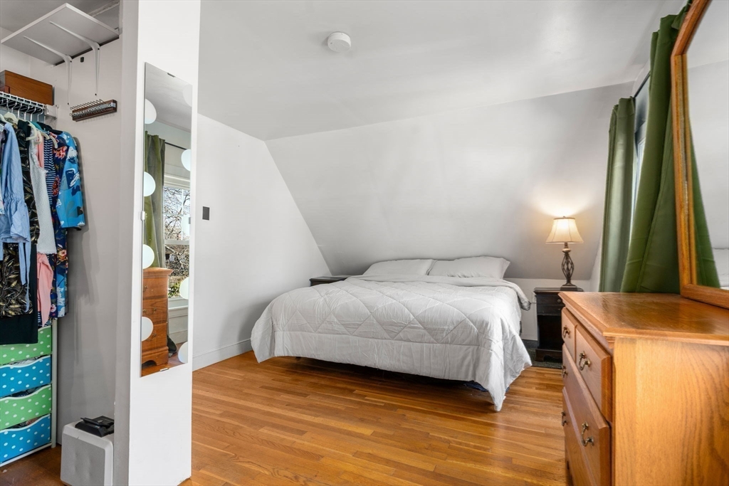 52 Pleasant St