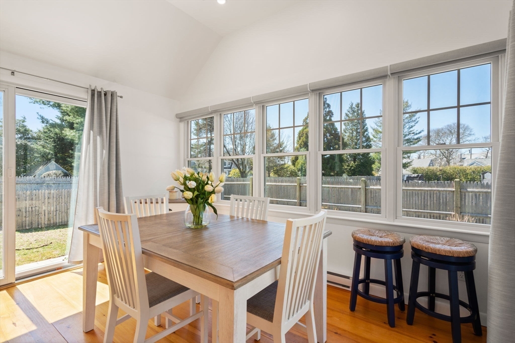 16 Eldona Ave