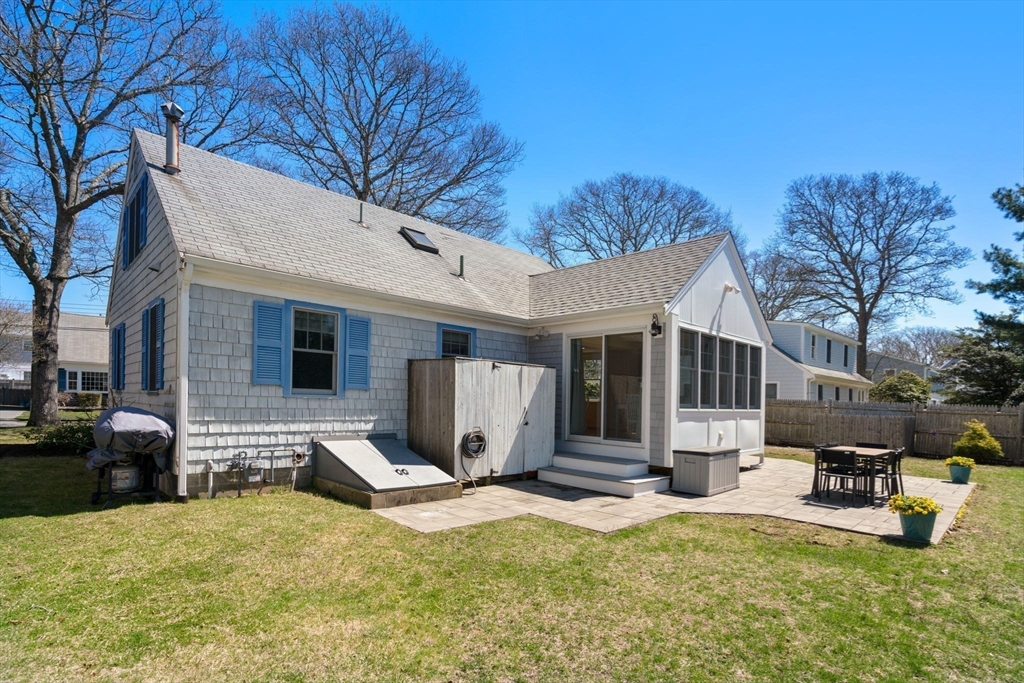 16 Eldona Ave