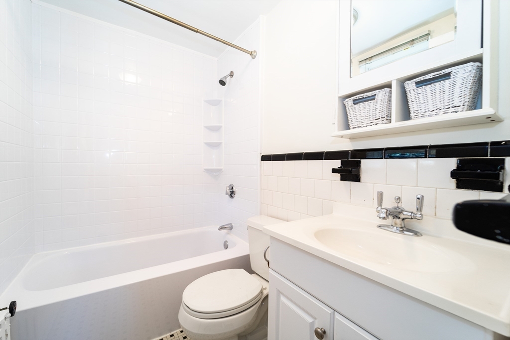 236 Beacon St # 1H