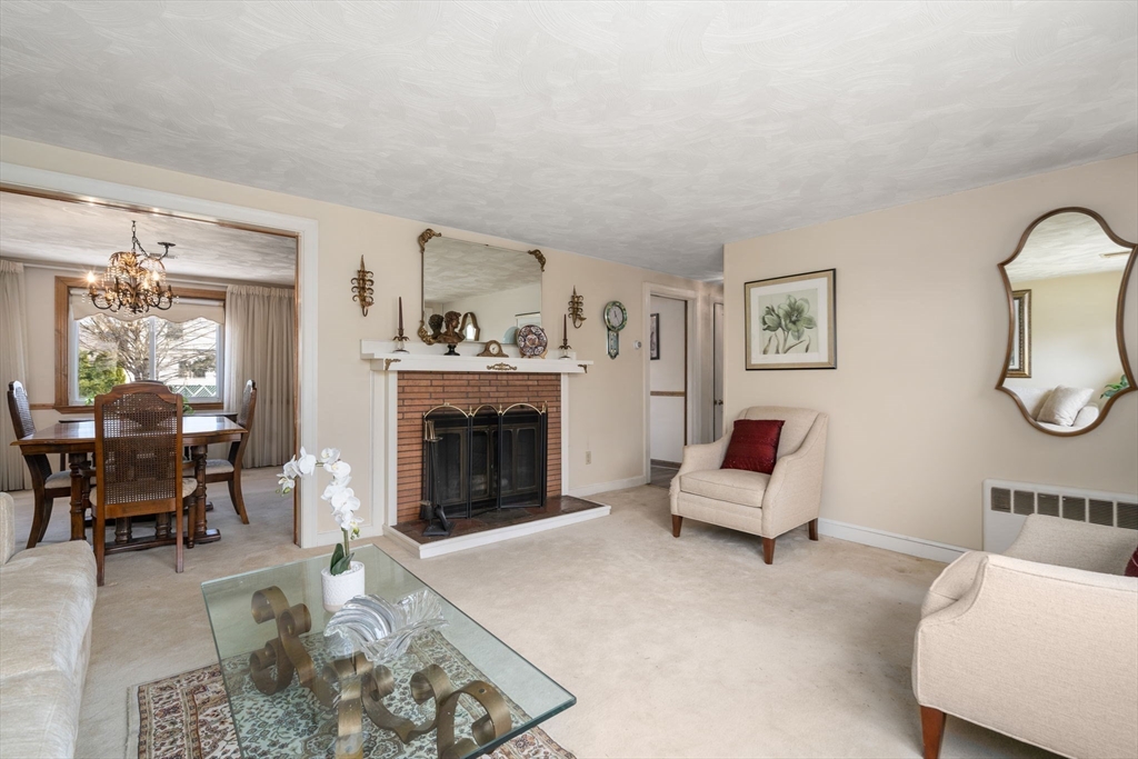 28 Saint Dennis Dr