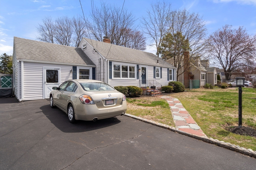 28 Saint Dennis Dr