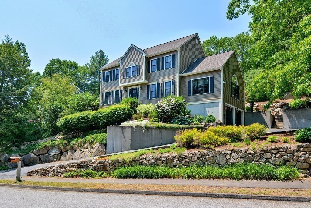 9 Eastmount Rd