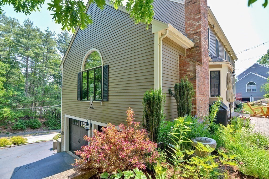 9 Eastmount Rd