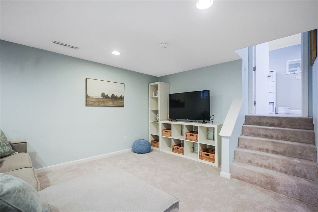 17 Tamarack Road