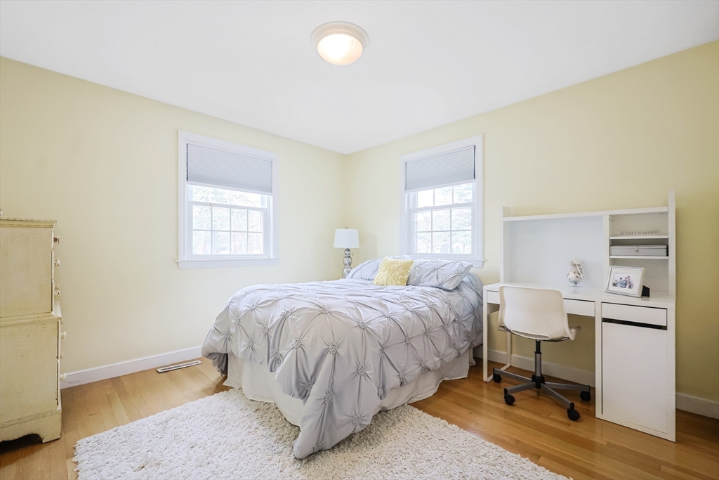 17 Tamarack Road