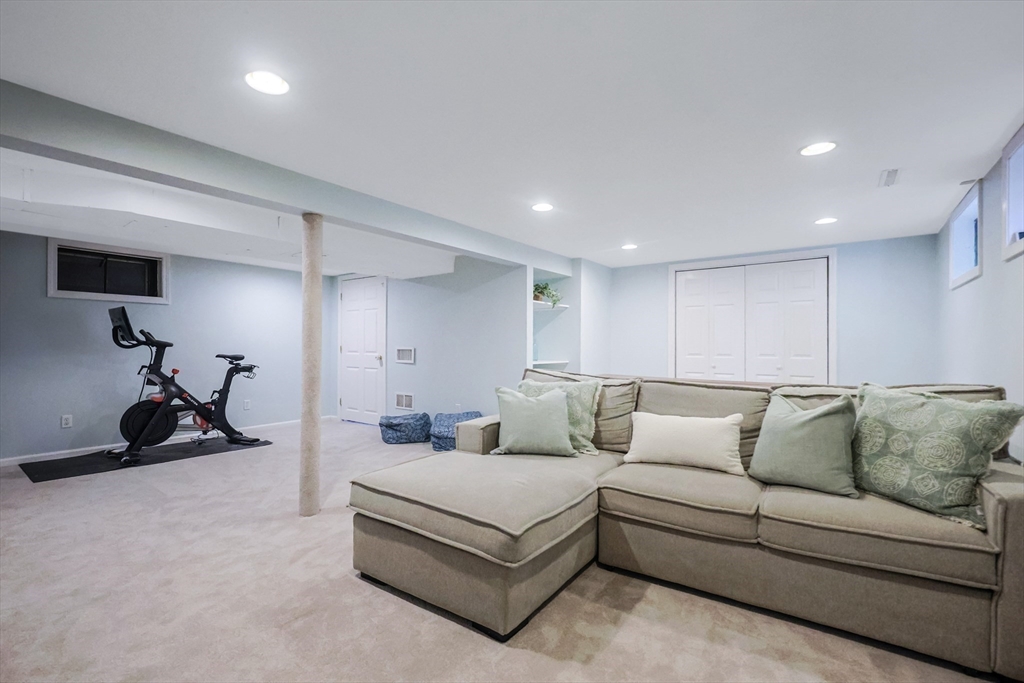 17 Tamarack Road