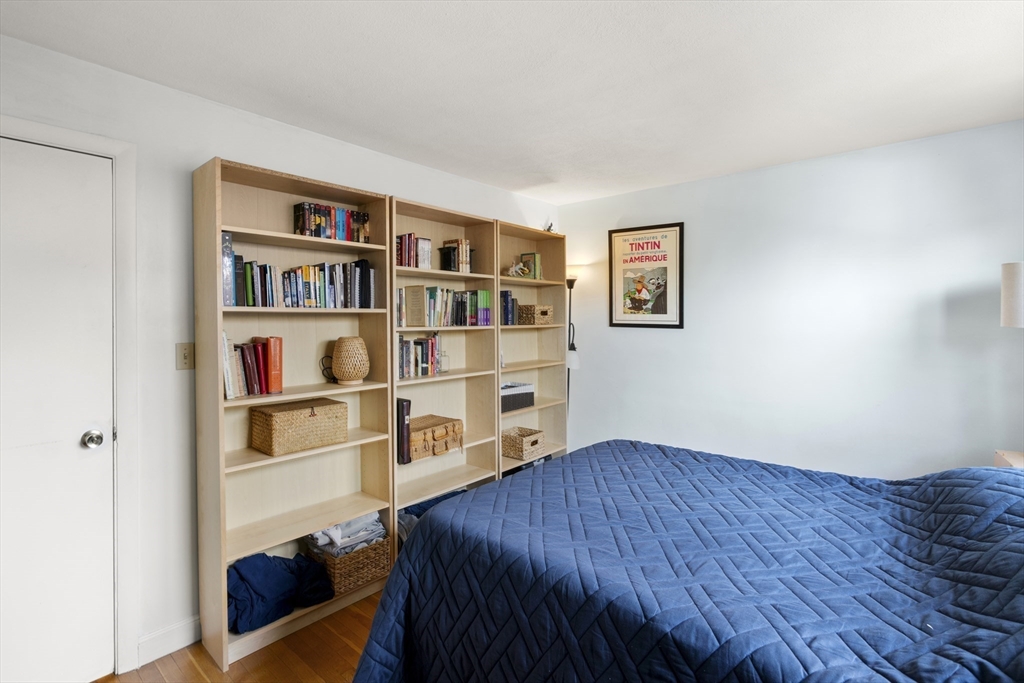 51 Warren St # 2 Unit: 2-2