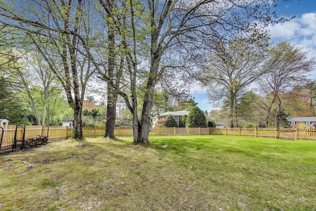 24 Spruce Dr