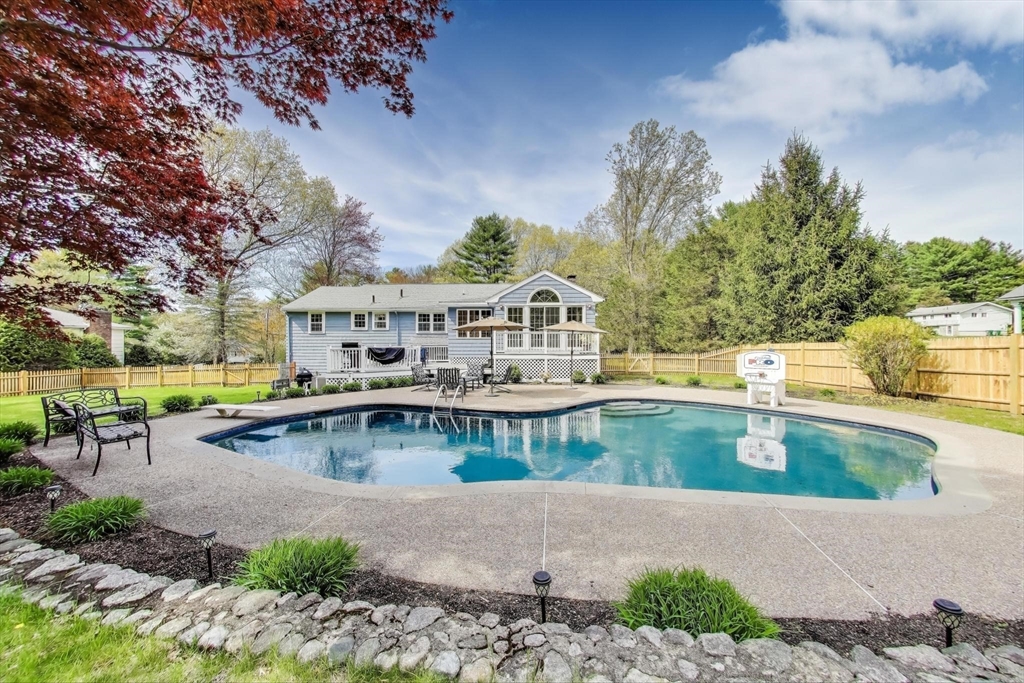 24 Spruce Dr