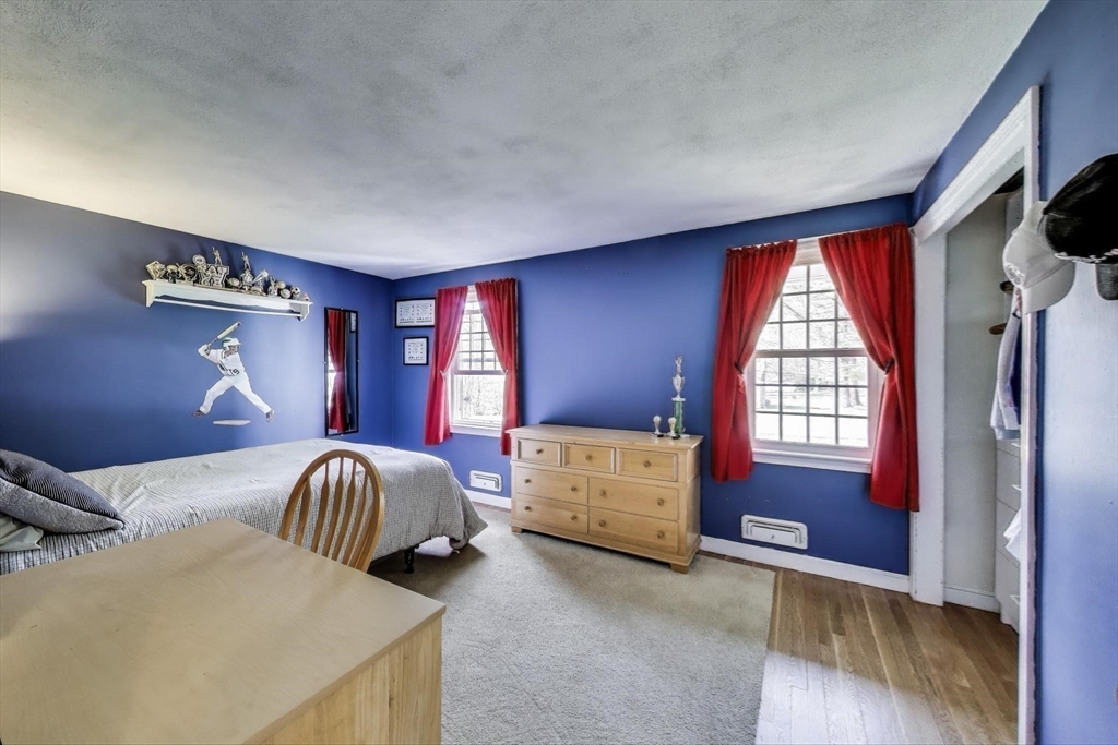 24 Spruce Dr