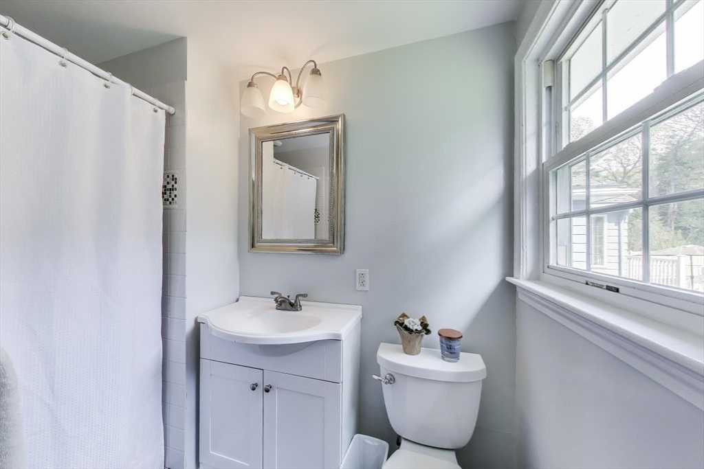 24 Spruce Dr