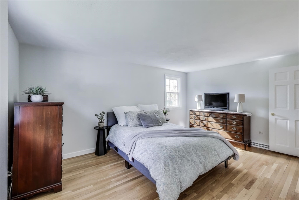 24 Spruce Dr