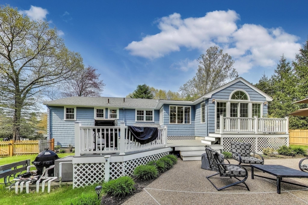 24 Spruce Dr