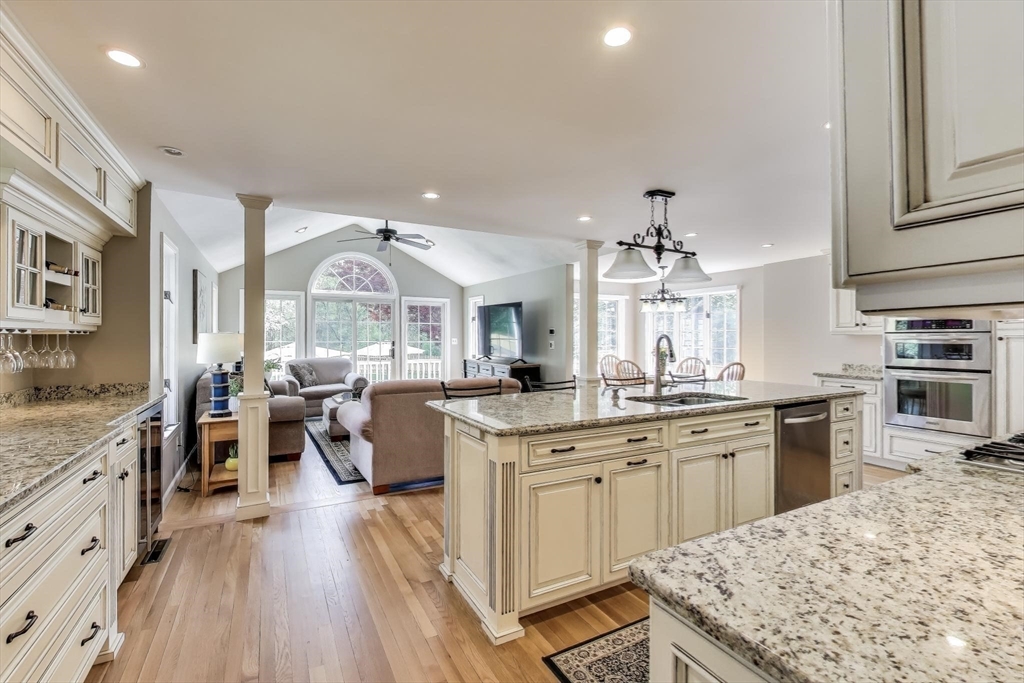 24 Spruce Dr