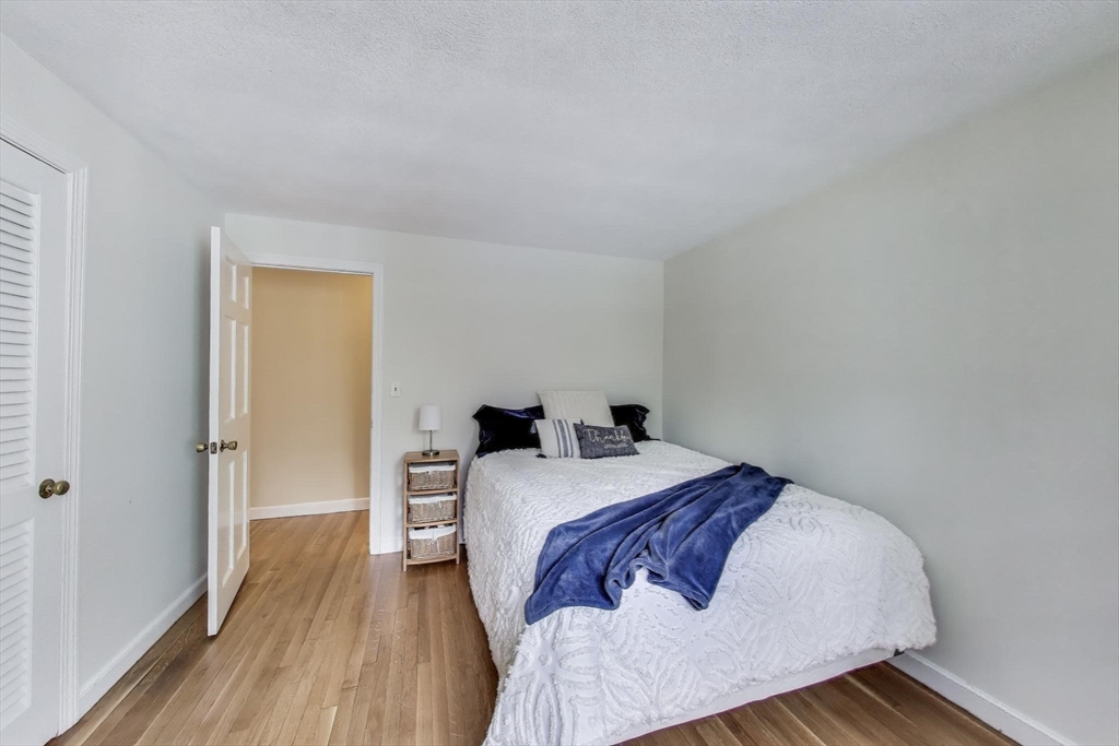 24 Spruce Dr