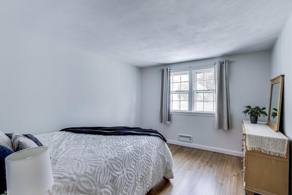 24 Spruce Dr