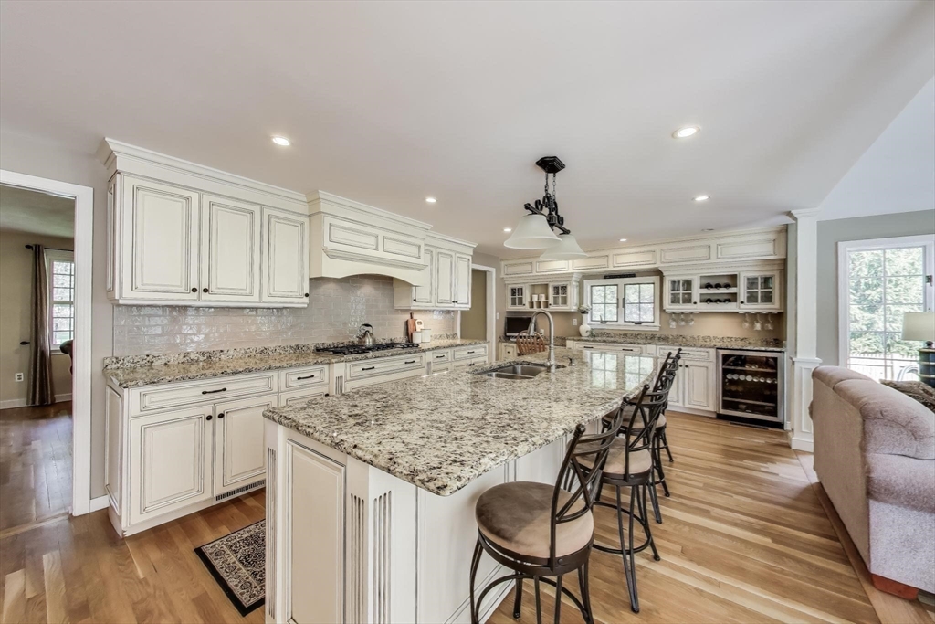 24 Spruce Dr