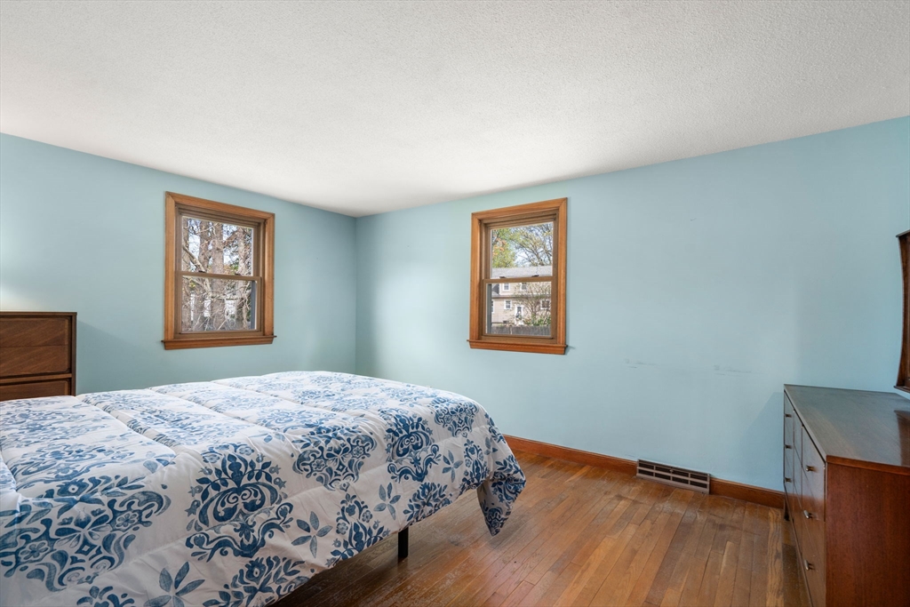 28 Arnold Rd