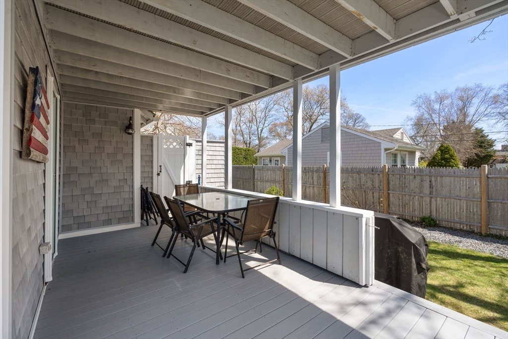 7 Hawthorne Ct