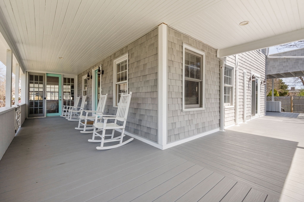 7 Hawthorne Ct