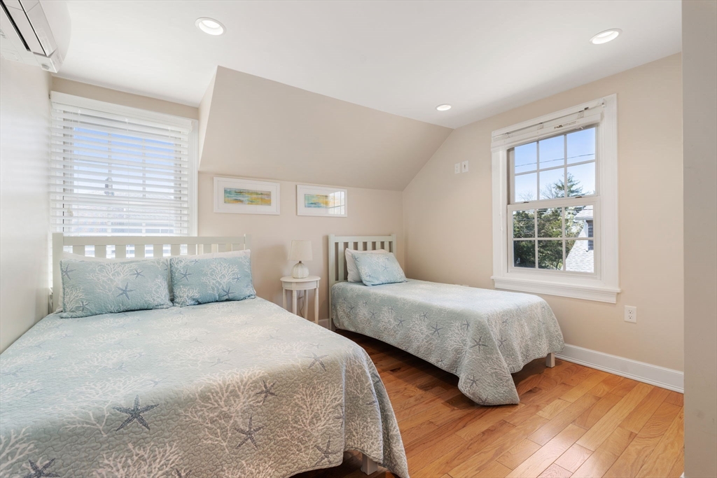 7 Hawthorne Ct