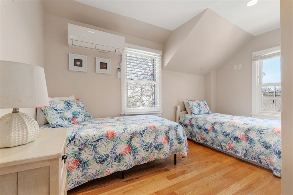 7 Hawthorne Ct