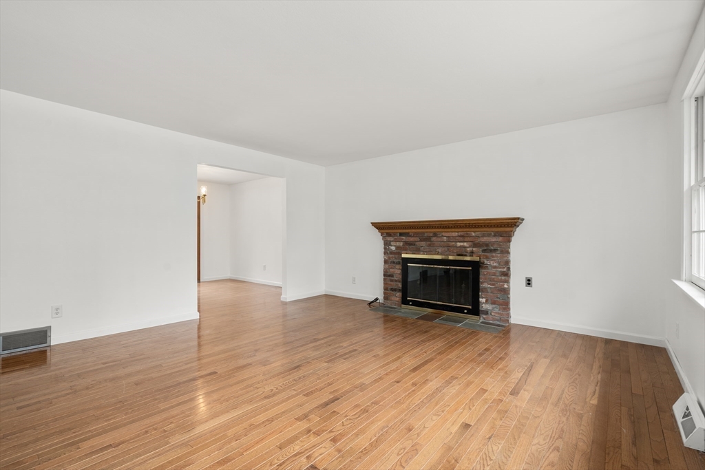 203 Water St
